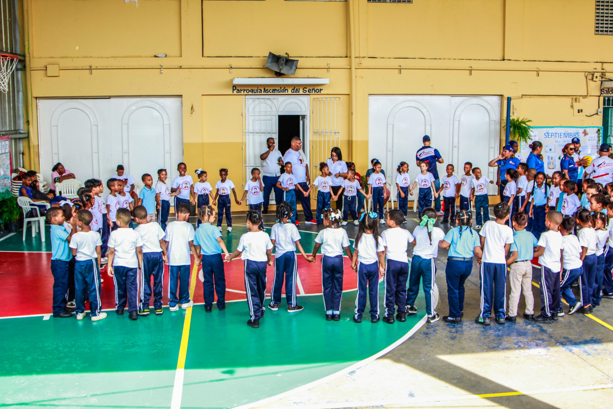 PIE DE FOTO 3 VISTA DE LOS ALUMNOS DE LA ESCUELA PRIMARIA SANTO DOMINGO LAS CAu00d1ITAS