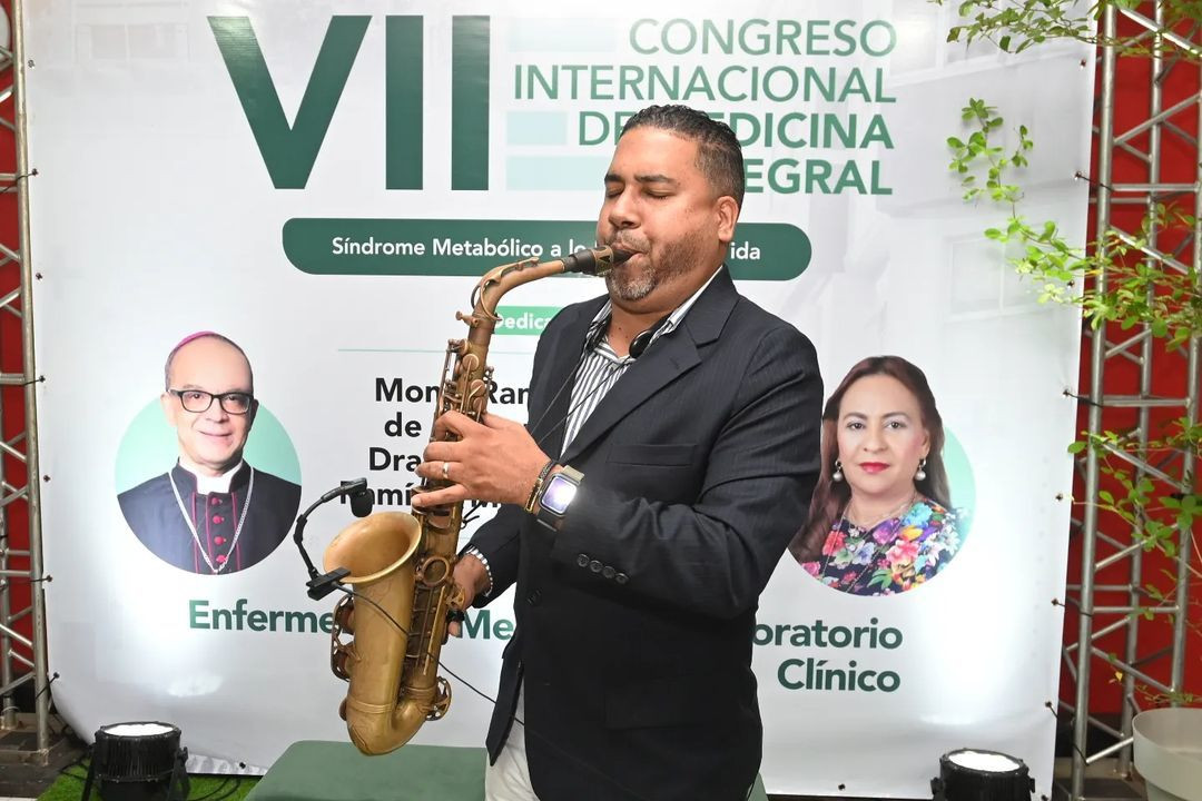 Inicia el Vll Congreso Internacional de Medicina Integral al Su00edndrome Metabu00f3lico a lo Largo de La Vida en San Francisco de Macoru00eds.Dicho congreso dedicado a Monseu00f1or Alfredo De La Cruz  Valdera, Obispo de la Diu00f3 (4)