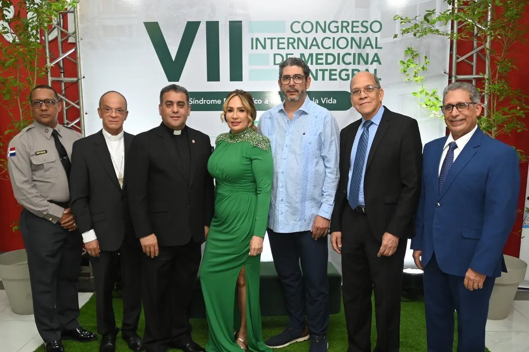 Inicia el Vll Congreso Internacional de Medicina Integral al Su00edndrome Metabu00f3lico a lo Largo de La Vida en San Francisco de Macoru00eds.Dicho congreso dedicado a Monseu00f1or Alfredo De La Cruz  Valdera, Obispo de la Diu00f3cesi