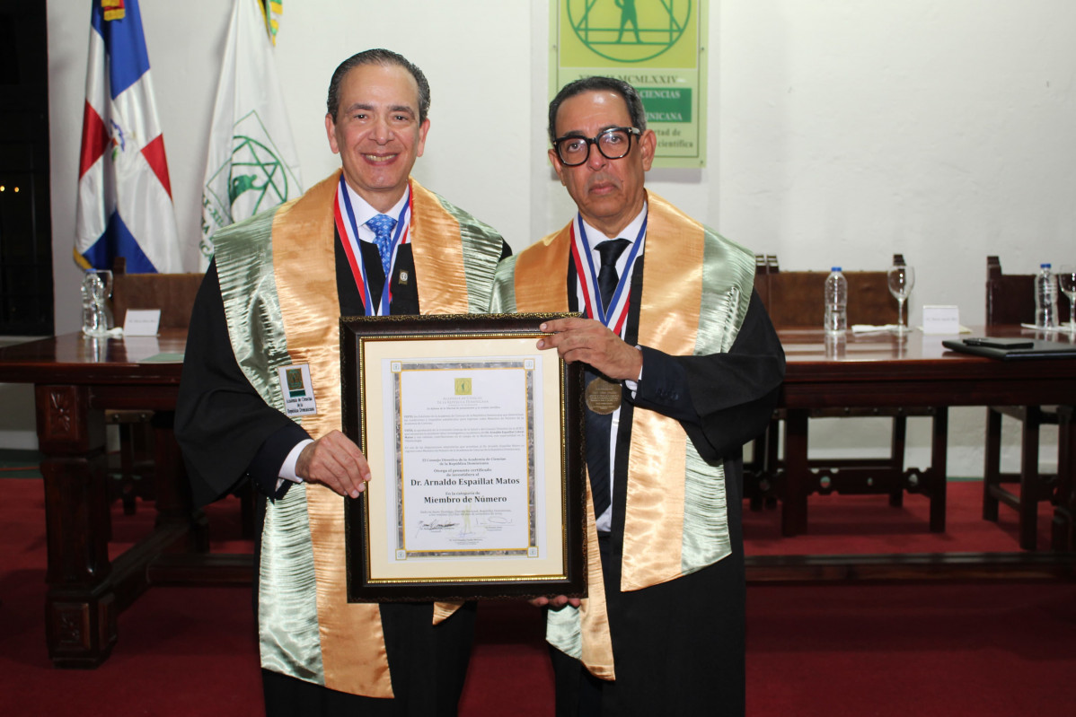 Dr. Arnaldo Espaillat Matos  y Herrera Carbuccia ACRD