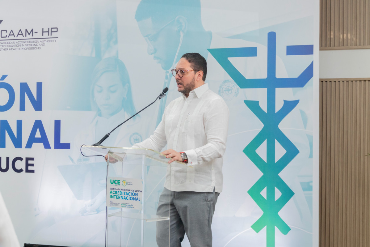 Mtro. Josu00e9 Alt. Hazim Torres, Rector UCE
