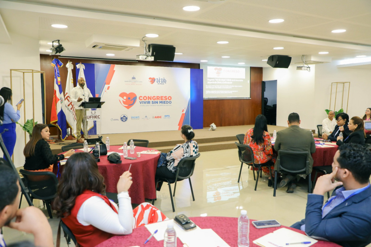 Gabinete de Polu00edtica Social celebra congreso u201cVivir Sin Miedou201d sobre prevenciu00f3n del cu00e1ncer y enfermedades cardiovasculares (2)