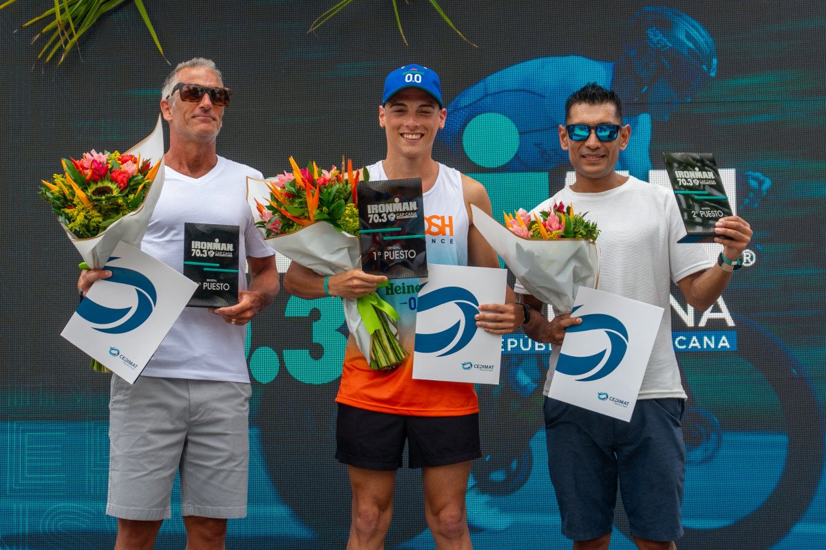 Premiaciu00f3n a los atletas