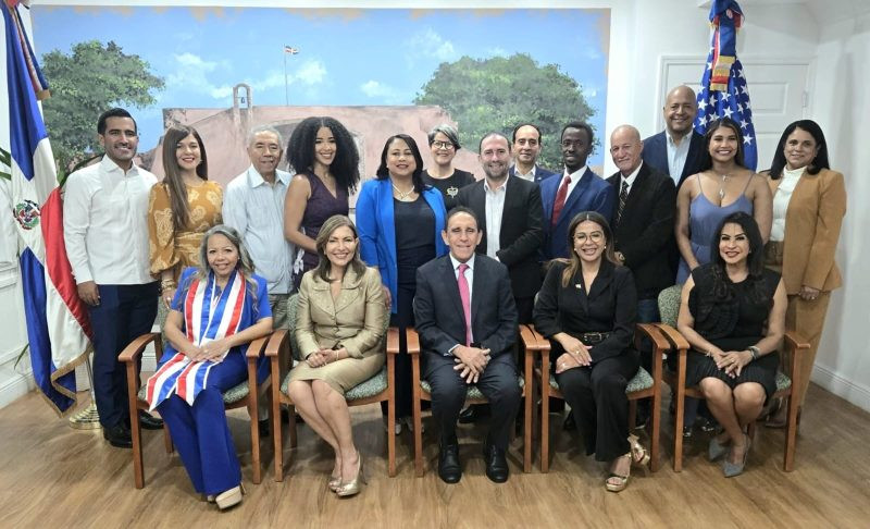 Doctores durante juramentacion de la Directiva de Cipesa filial Florida Foto Cipesa 800x486