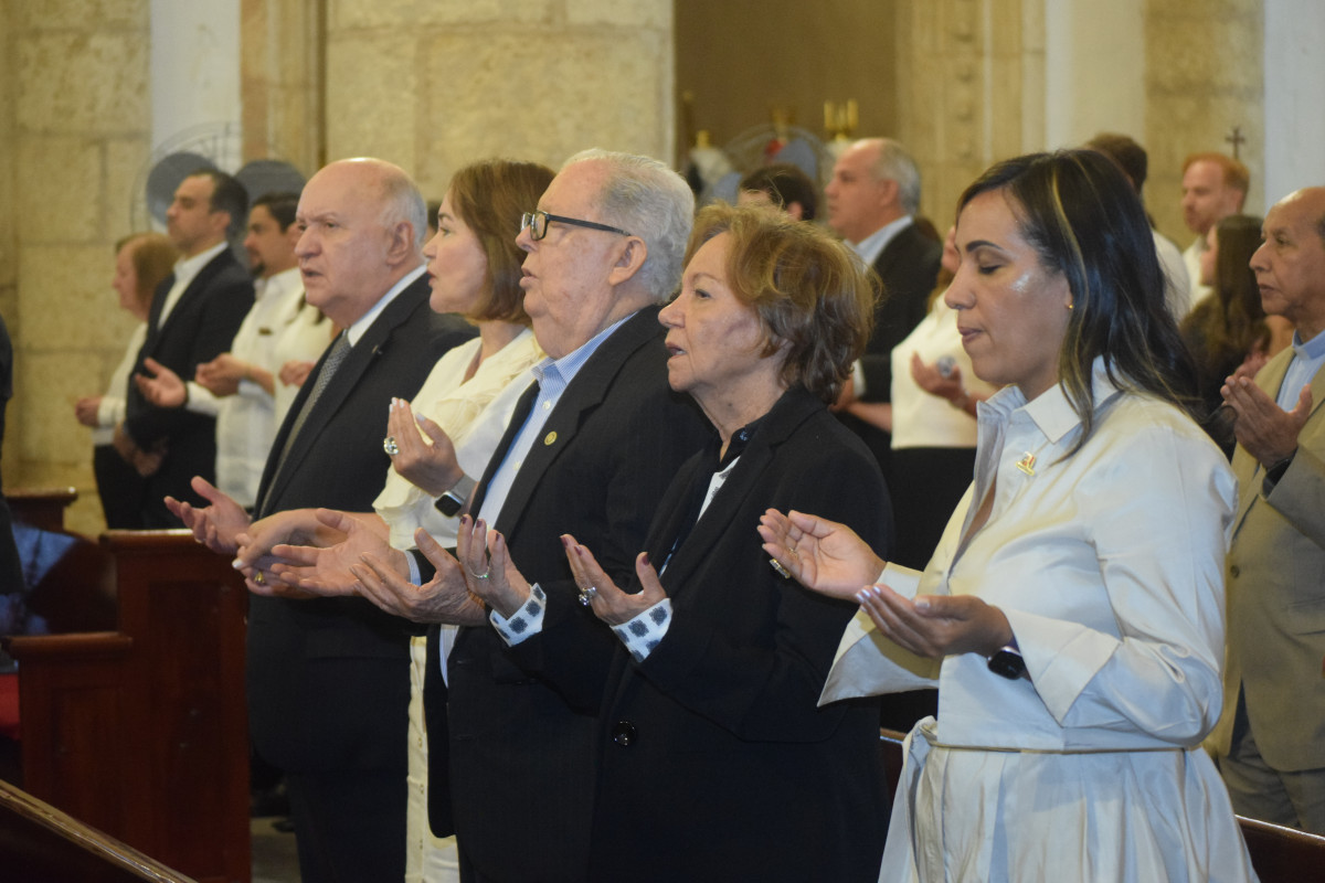 Familiares, amigos y colaboradores de Rehabilitaciu00f3n asistieron a la misa en memoria de dou00f1a Mary Pu00e9rez Marranzini