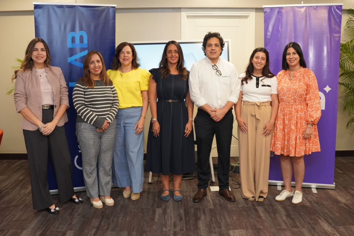 Esther De La Portilla, Almil Cabral, Virginia Penu0303a,  Gianna Du2019Oleo,  Carlos Barranco, Laura Sosa y Ingrid Garciu0301a