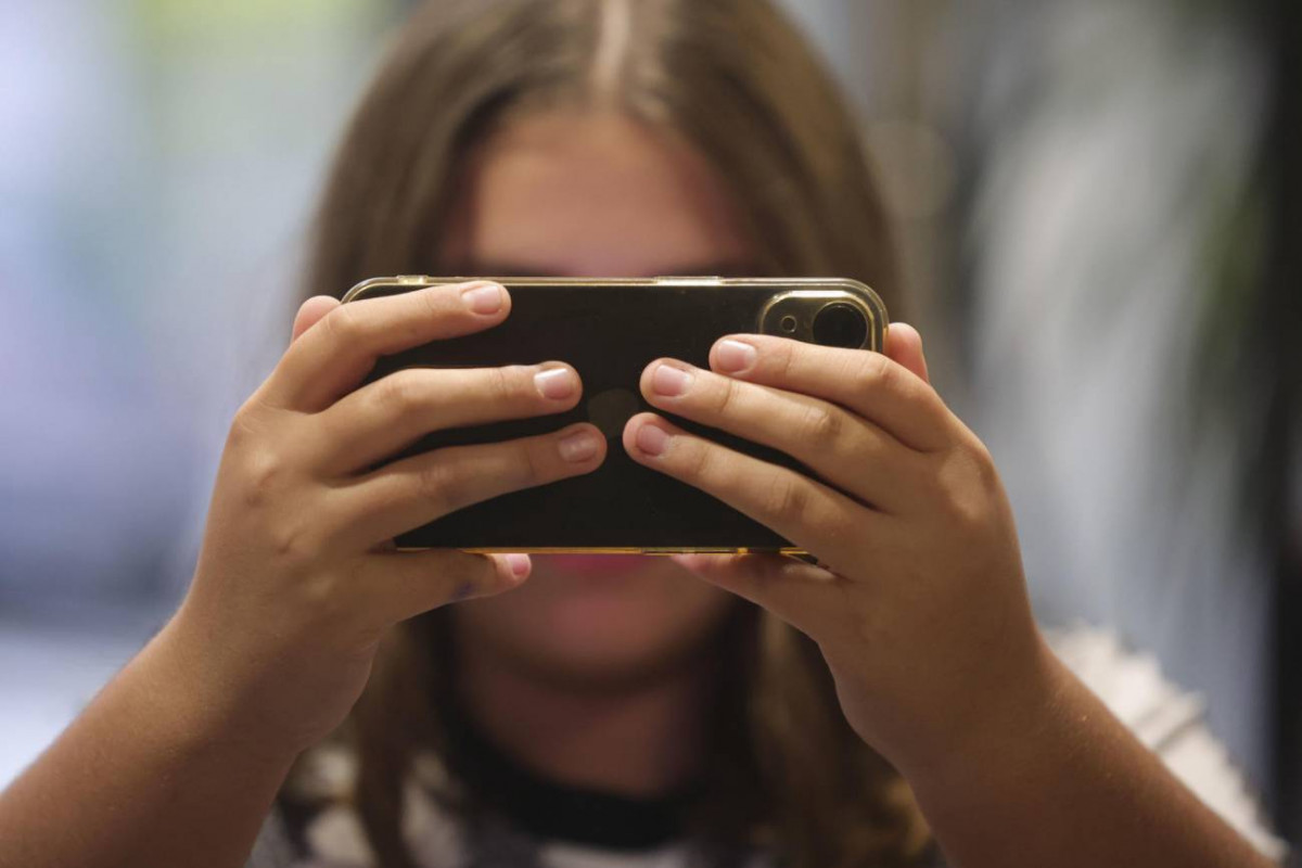 Tener un movil antes de los 13 anos perjudica la salud mental