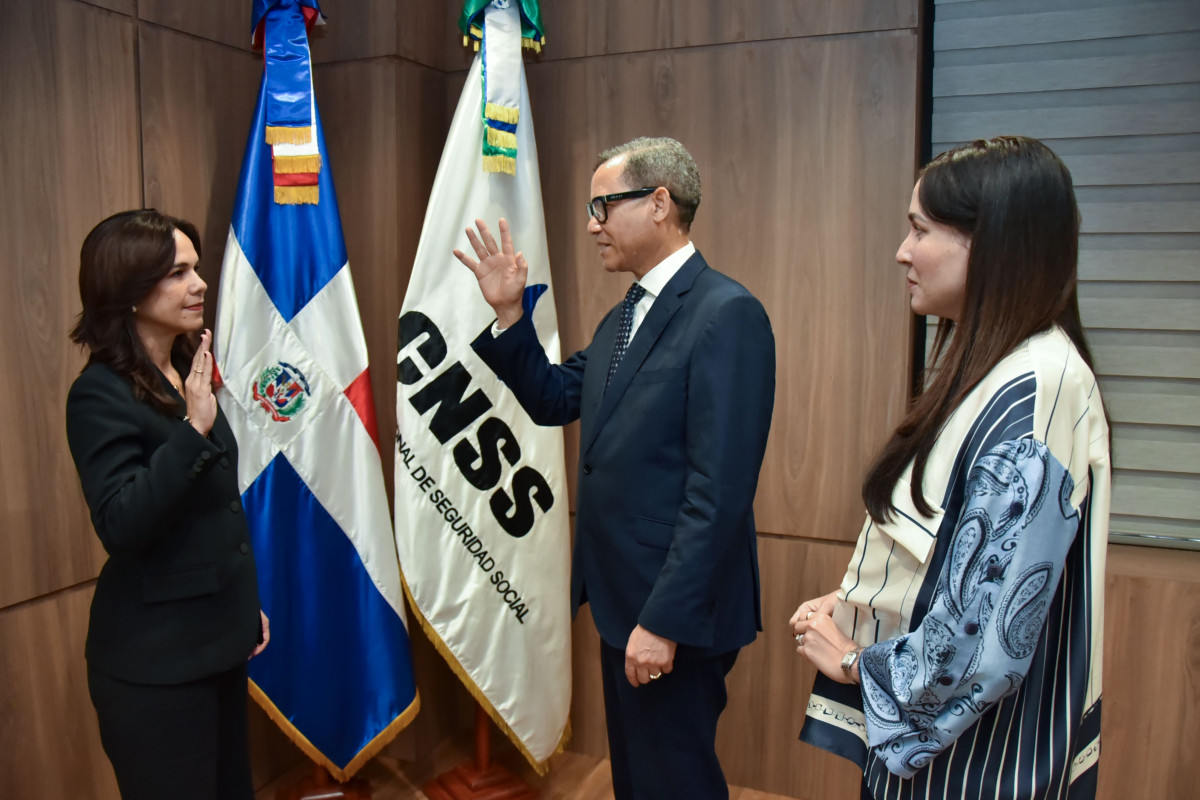 Momento de la juramentaciu00f3n de la nueva representante del sector empleador agradeciu00f3 la confianza depositada por el Ministro de Trabajo.