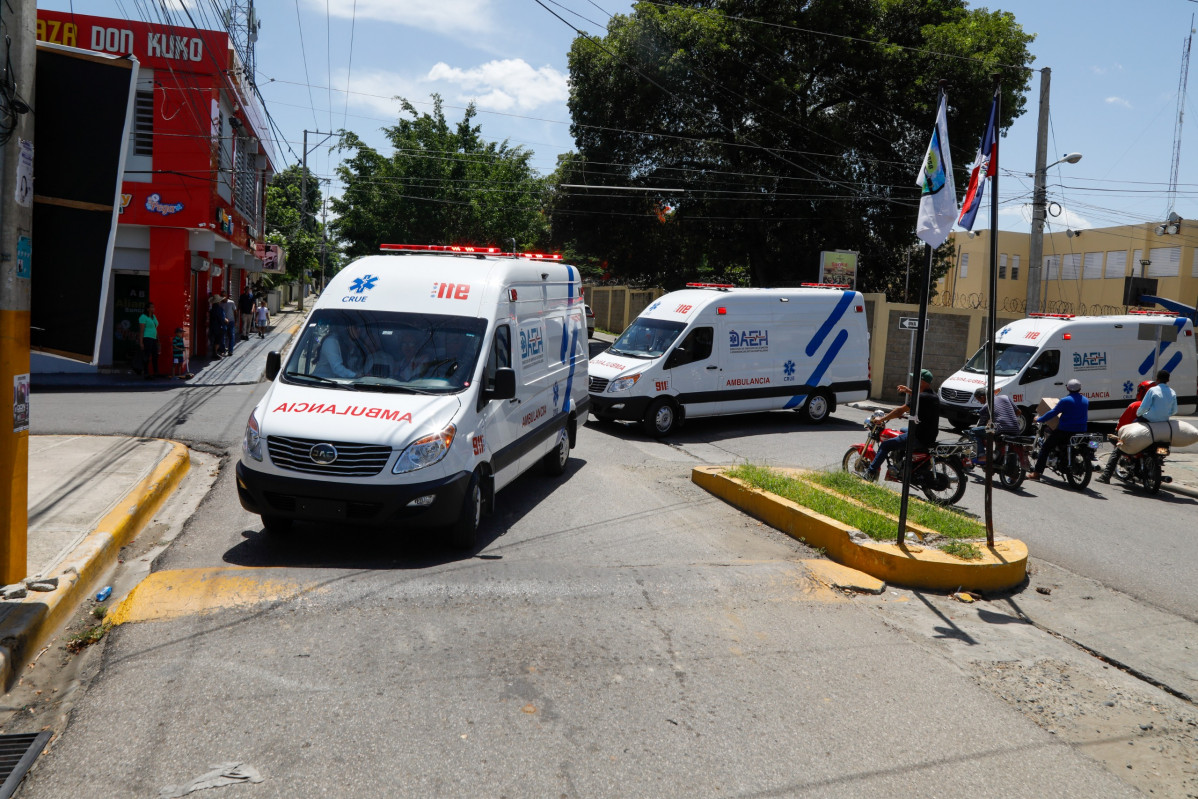 Sistema 911 entrega tres modernas ambulancias en Santiago Rodru00edguez para... (2)